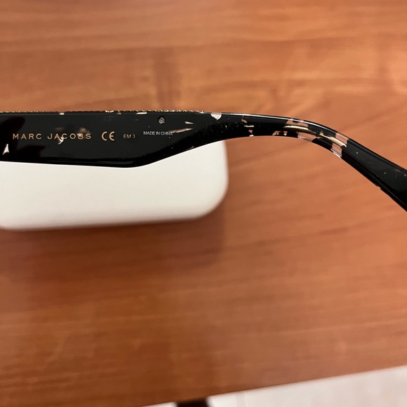 Marc Jacobs Sunglasses - Picture 5 of 7